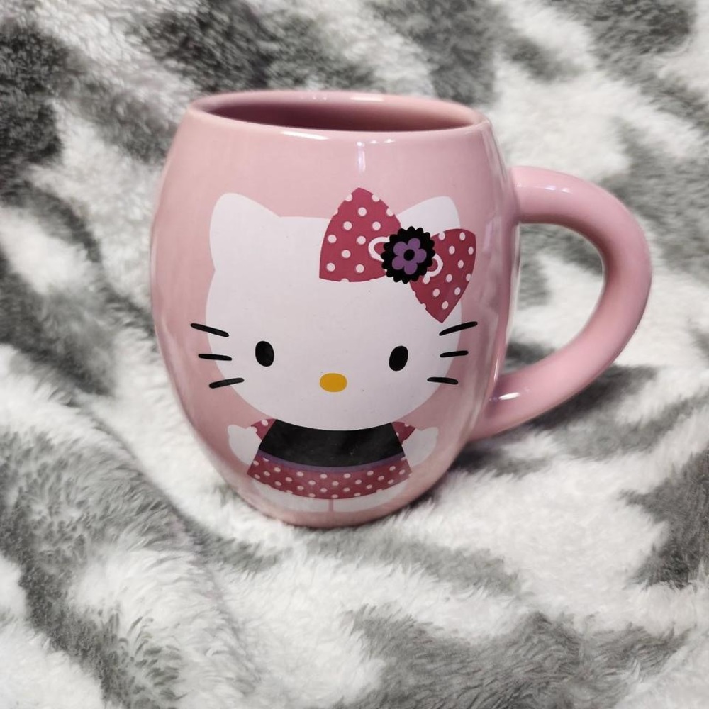 2013 Hello Kitty Sanrio Pink 18 Oz Coffee Mug